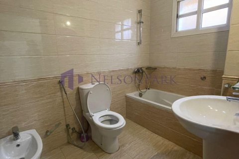 Villa de 6 dormitorios en Doha, Qatar No. 57376 12