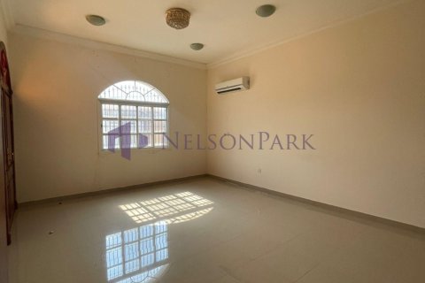 Villa de 6 dormitorios en Doha, Qatar No. 57376 9