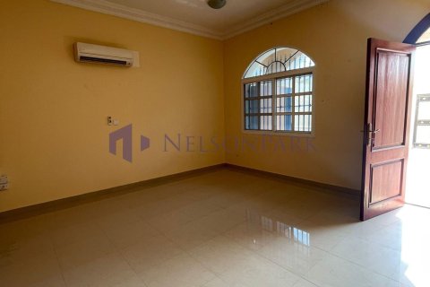 Villa de 6 dormitorios en Doha, Qatar No. 57376 8