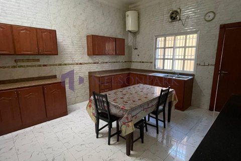 Villa de 6 dormitorios en Doha, Qatar No. 57376 6