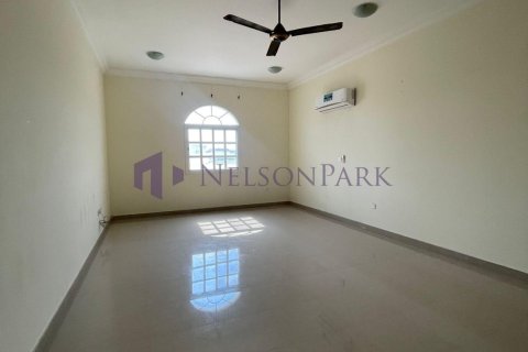 Villa de 6 dormitorios en Doha, Qatar No. 57376 10