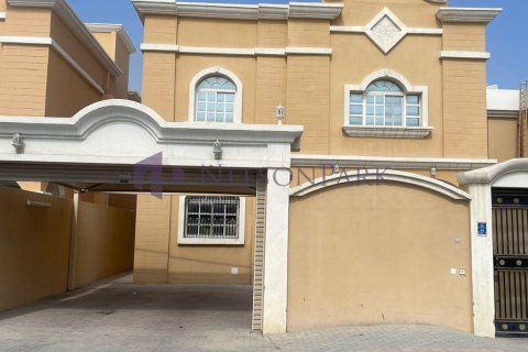 Villa de 6 dormitorios en Doha, Qatar No. 57376 3