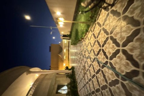 Villa de 9 dormitorios en Riyadh, Saudi Arabia No. 69095 5