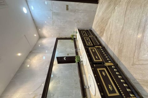 Villa de 9 dormitorios en Riyadh, Saudi Arabia No. 69095 10