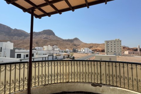 410m² Building in Muttrah, Oman No. 54777