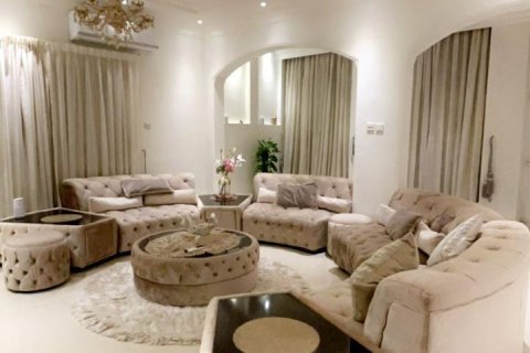 Villa de 5 dormitorios en Muscat, Oman No. 54774 3