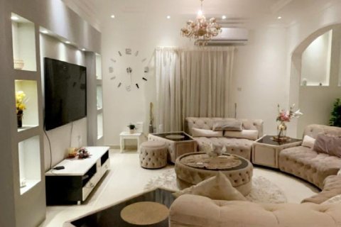 Villa de 5 dormitorios en Muscat, Oman No. 54774 4
