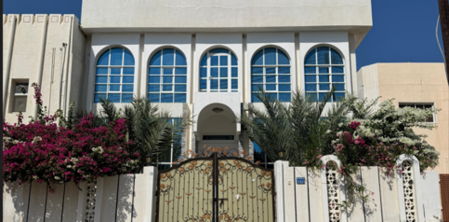 Villa de 5 dormitorios en Muscat, Oman No. 54774