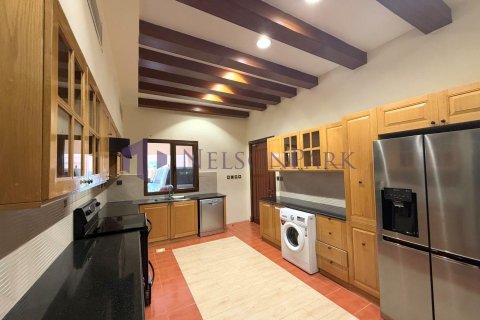 Villa de 5 dormitorios en Doha, Qatar No. 57728 6