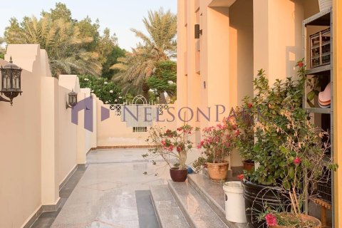 Villa de 3 dormitorios en Doha, Qatar No. 57729 3