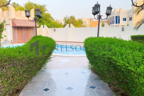 Villa de 3 dormitorios en Doha, Qatar No. 57729 4