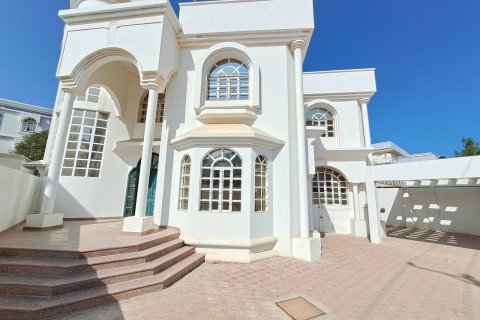3 bedrooms Apartment in Muscat, Oman No. 54476 3