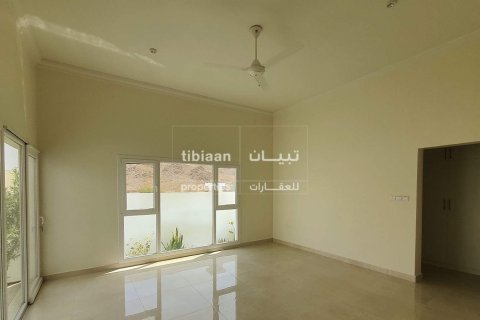 Villa de 7 dormitorios en Al Awabi, Oman No. 53790 5