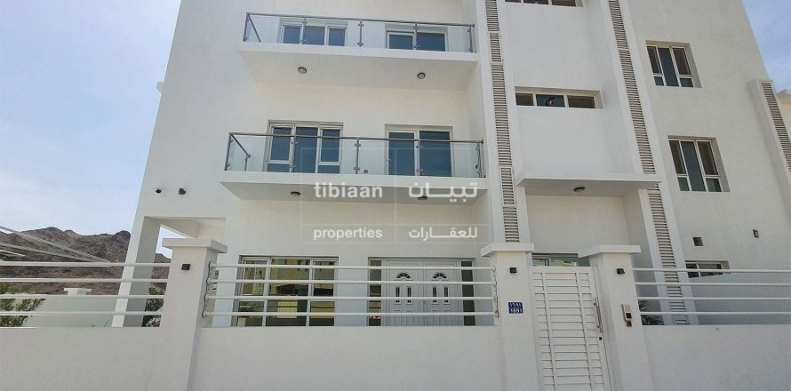 Villa de 7 dormitorios en Al Awabi, Oman No. 53790