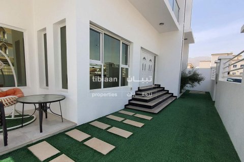 Villa de 7 dormitorios en Al Awabi, Oman No. 53790 4