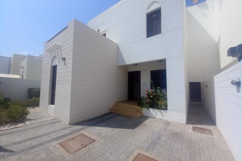 5 bedrooms Villa in Muscat, Oman No. 54694 3