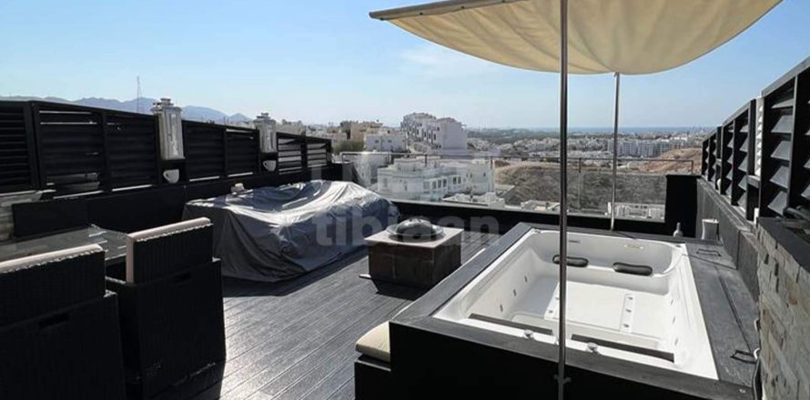 4 bedrooms Villa in Muscat, Oman No. 53273