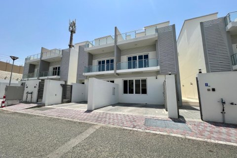 4 bedrooms Townhouse in Muscat, Oman No. 54816