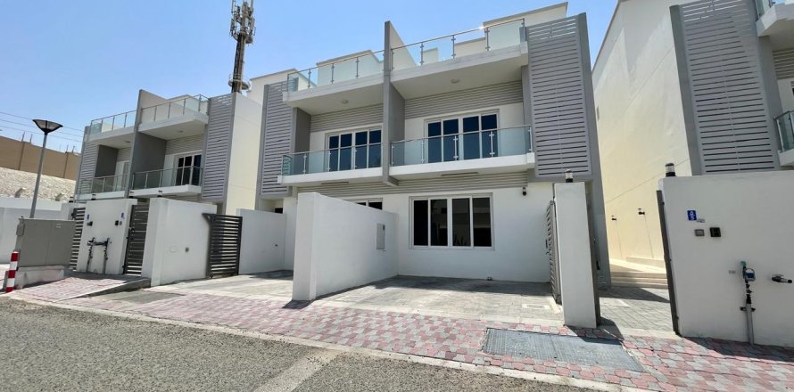 Townhouse de 4 chambres à Muscat, Oman No. 54816