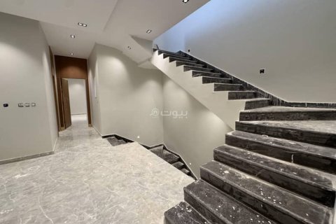 Villa de 5 chambres à Riyadh, Saudi Arabia No. 62512 19