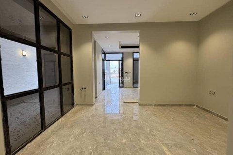 Villa de 5 chambres à Riyadh, Saudi Arabia No. 62512 7