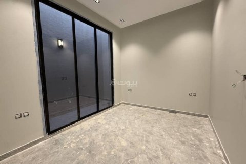 Villa de 5 chambres à Riyadh, Saudi Arabia No. 62512 27