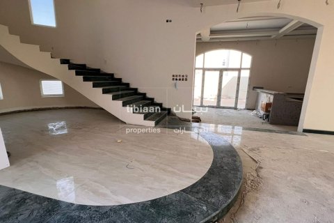 5 bedrooms Villa in Al Amarat, Oman No. 53412 6