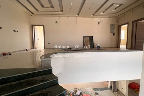 5 bedrooms Villa in Al Amarat, Oman No. 53412 4
