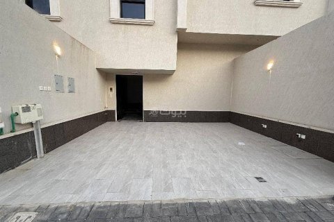 5 bedrooms Apartment in Riyadh, Saudi Arabia No. 62498