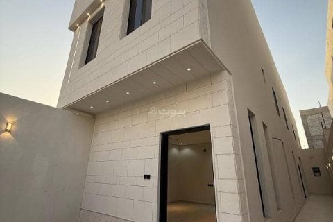 4 bedrooms Apartment in Riyadh, Saudi Arabia No. 62497 3