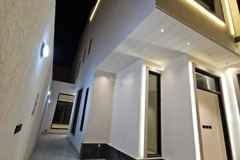 4 bedrooms Villa in Riyadh, Saudi Arabia No. 61680