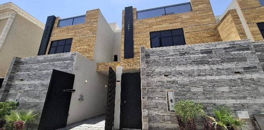 4 bedrooms Villa in Riyadh, Saudi Arabia No. 69115