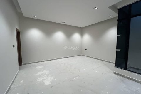 Villa de 4 dormitorios en Riyadh, Saudi Arabia No. 69172 9