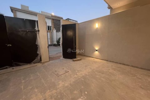 4 bedrooms Villa in Riyadh, Saudi Arabia No. 69172