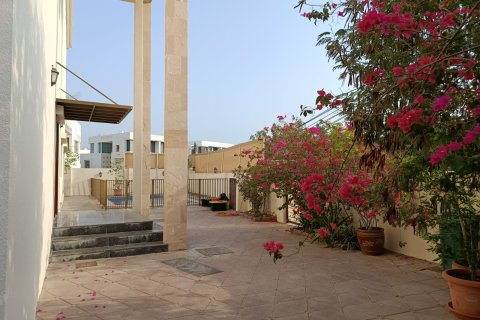 Villa Jumelée de 5 chambres à Muscat, Oman No. 106905 7