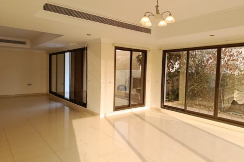 Villa Jumelée de 5 chambres à Muscat, Oman No. 106905 15