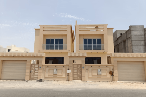 6 bedrooms Villa in Muscat, Oman No. 98590