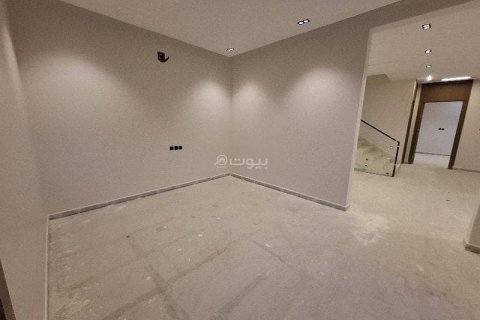 Villa de 4 chambres à Riyadh, Saudi Arabia No. 69156 15