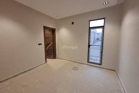 Villa de 4 chambres à Riyadh, Saudi Arabia No. 69156 9