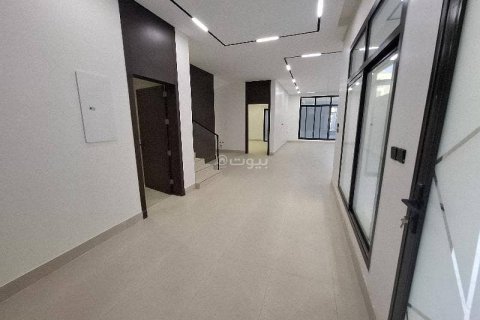 Villa de 4 chambres à Riyadh, Saudi Arabia No. 69158 7