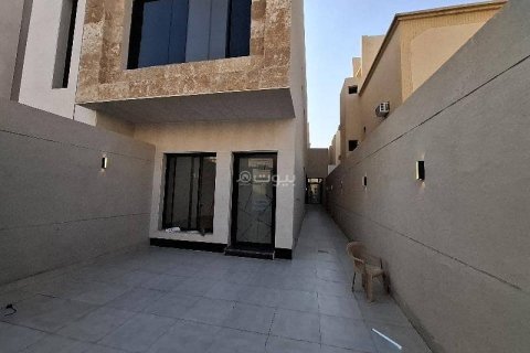 Villa de 4 chambres à Riyadh, Saudi Arabia No. 69158 3