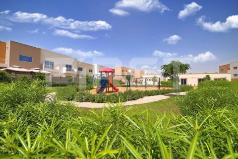 4 bedrooms Villa in Al Reef, UAE No. 11940