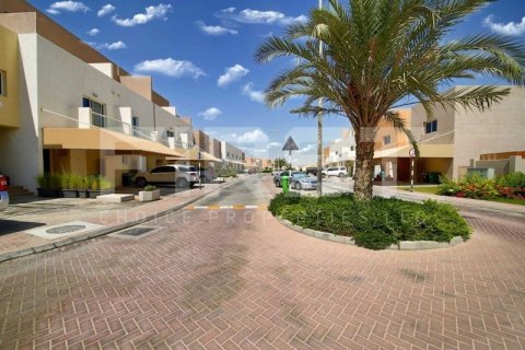Villa de 4 dormitorios en Al Reef, UAE No. 11940 3
