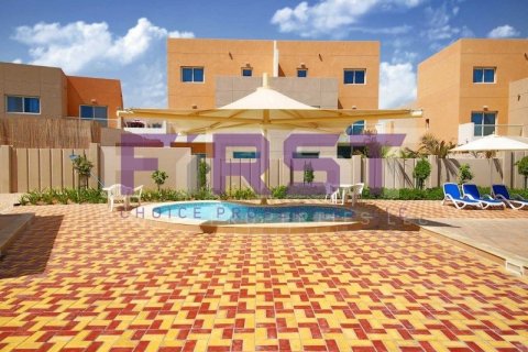 Villa de 4 dormitorios en Al Reef, UAE No. 11940 19