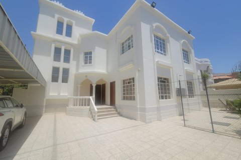Villa de 10 dormitorios en Muscat, Oman No. 62743
