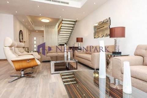 4 bedrooms Villa in Lusail, Qatar No. 58242 7