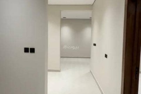 5 bedrooms Apartment in Riyadh, Saudi Arabia No. 99618