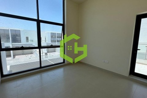 Townhouse de 4 dormitorios en District 11, UAE No. 22597 4