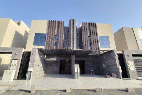 4 bedrooms Apartment in Riyadh, Saudi Arabia No. 62619
