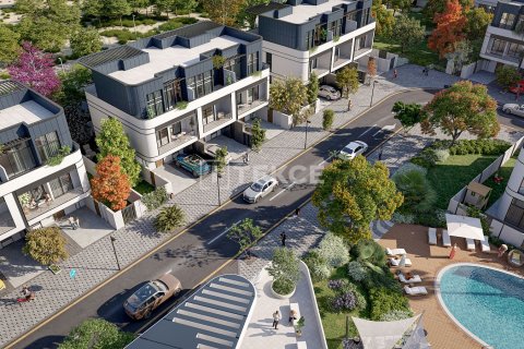 4 bedrooms Townhouse in Dubai Land, UAE No. 15379 3